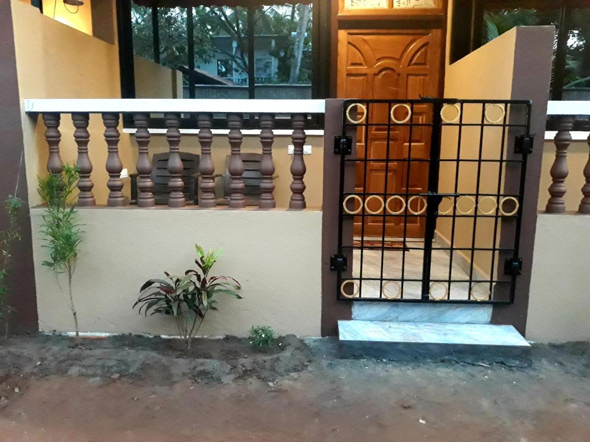 Shawn'S The Morjim Enclave Hotel Exterior photo