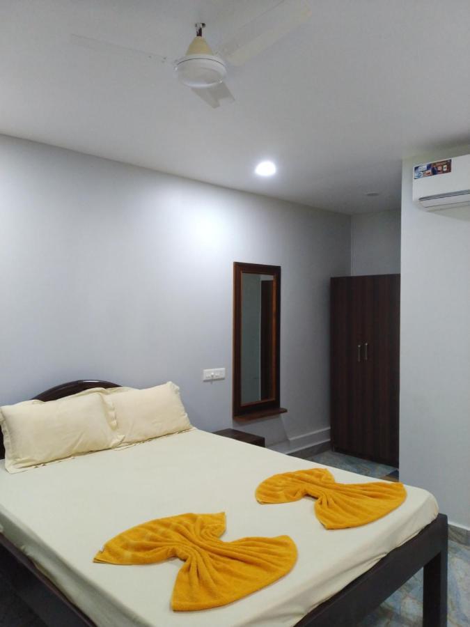 Shawn'S The Morjim Enclave Hotel Exterior photo